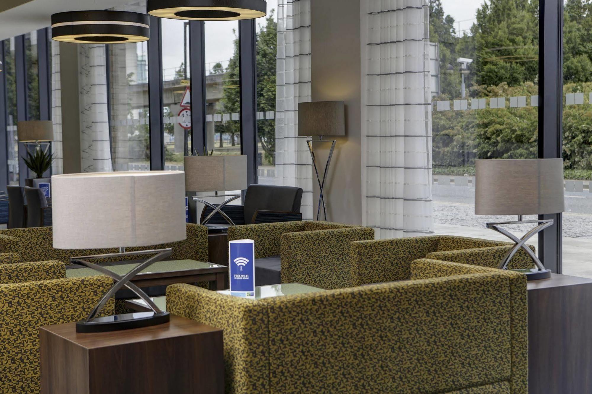 Holiday Inn Express London - Excel, An Ihg Hotel Extérieur photo